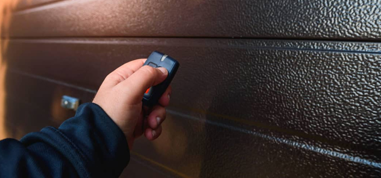 automatic door opener with remote control in San Martin