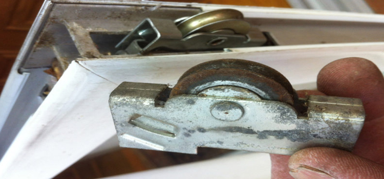 screen door roller repair in San Martin